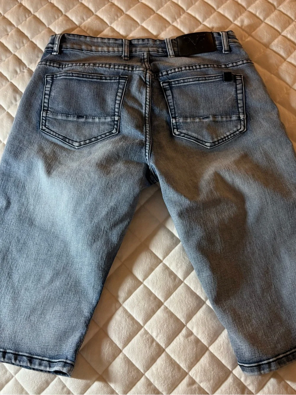 V19-69 Italia Denim Bermuda Shorts Long Jorts Blue Distressed Men’s Size 31/32